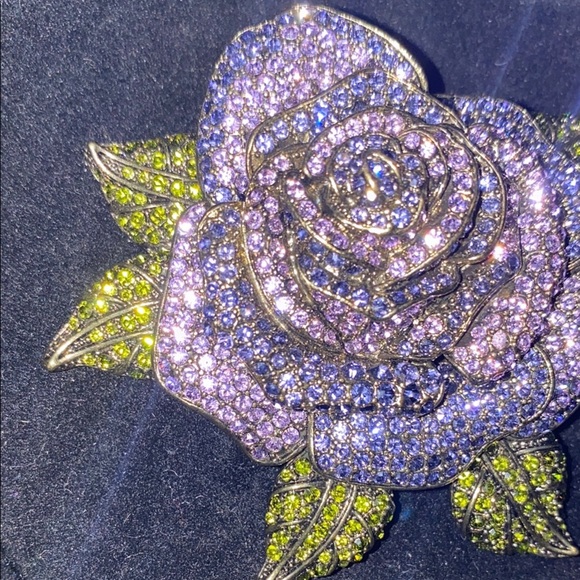 Heidi Daus Elegant Large Purple and Green Rhinestones Rose Broach - Picture 4 of 7